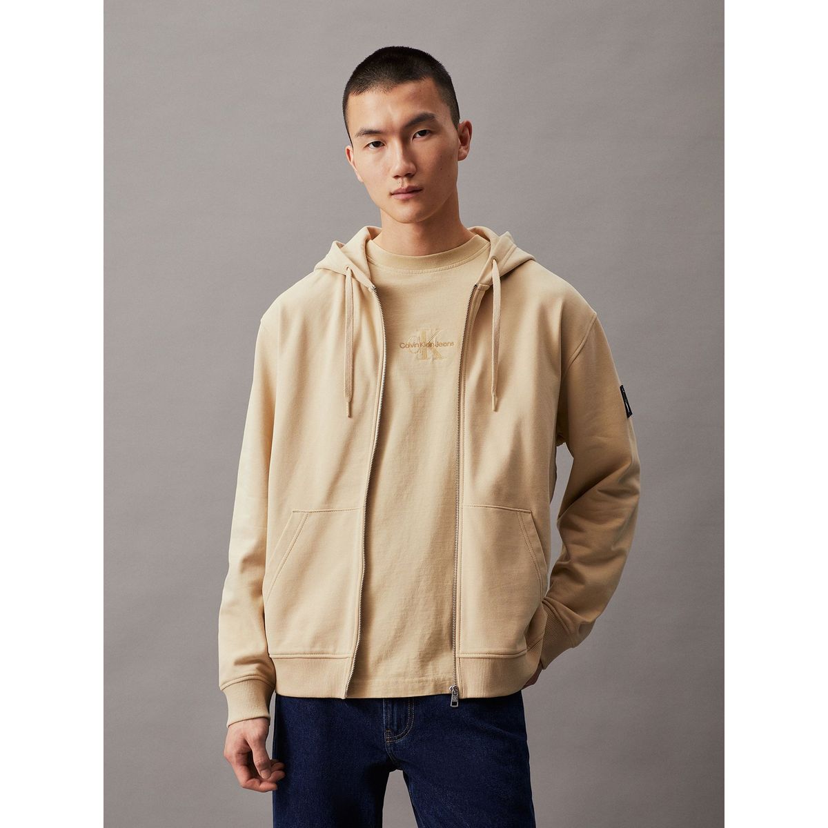 CALVIN KLEIN - Polerón con Gorro Badge Zip Through Beige Calvin Klein