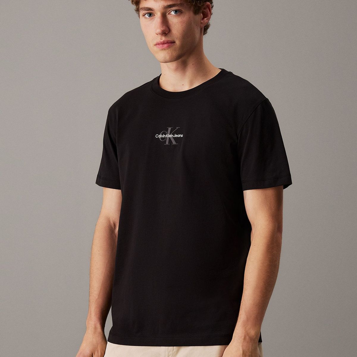 CALVIN KLEIN - Polera Monologo Negro Calvin Klein