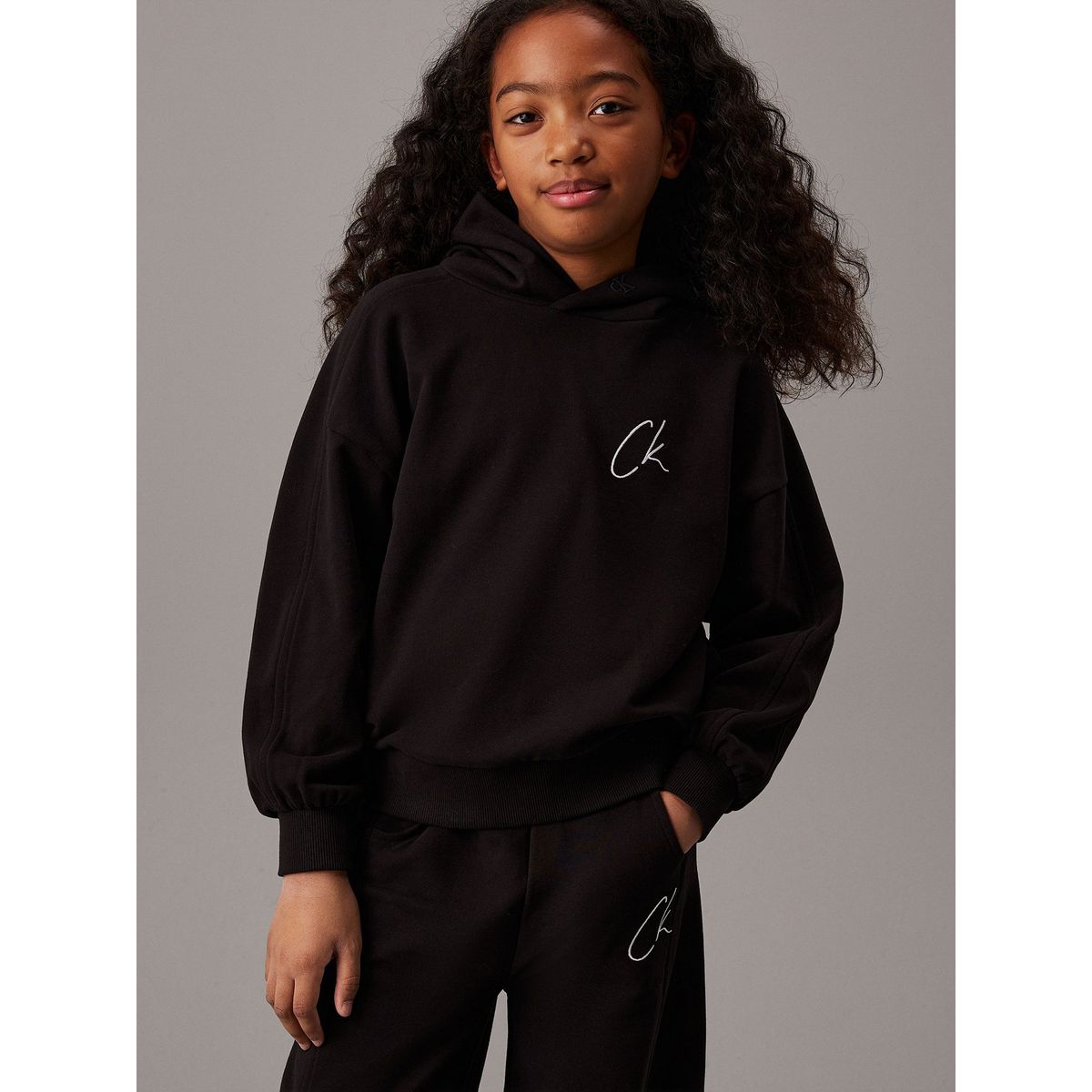 CALVIN KLEIN - Polerón Niña Signage Comfort Negro Calvin Klein