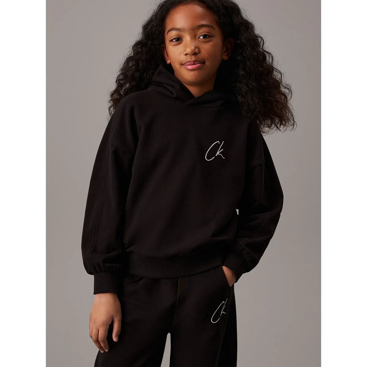 CALVIN KLEIN - Polerón Niña Signage Comfort Negro Calvin Klein