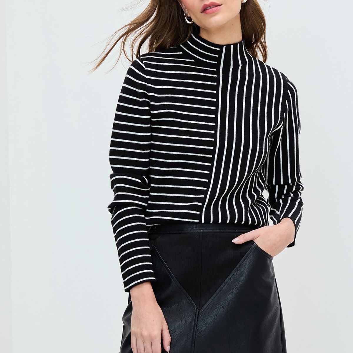 IO - Sweater Negro Mujer Io