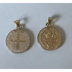 GENERICO - Collar + Medalla San Benito enchape oro modelo Blanco