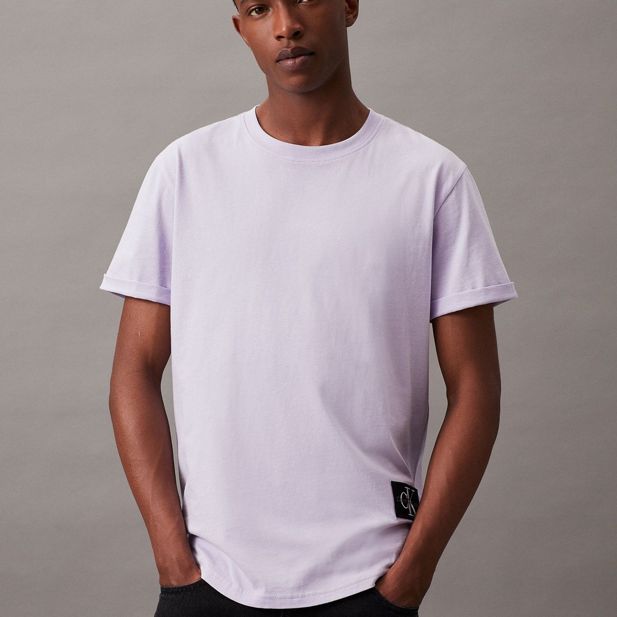 CALVIN KLEIN - Polera Badge Turn Up Sleeve Lila Calvin Klein