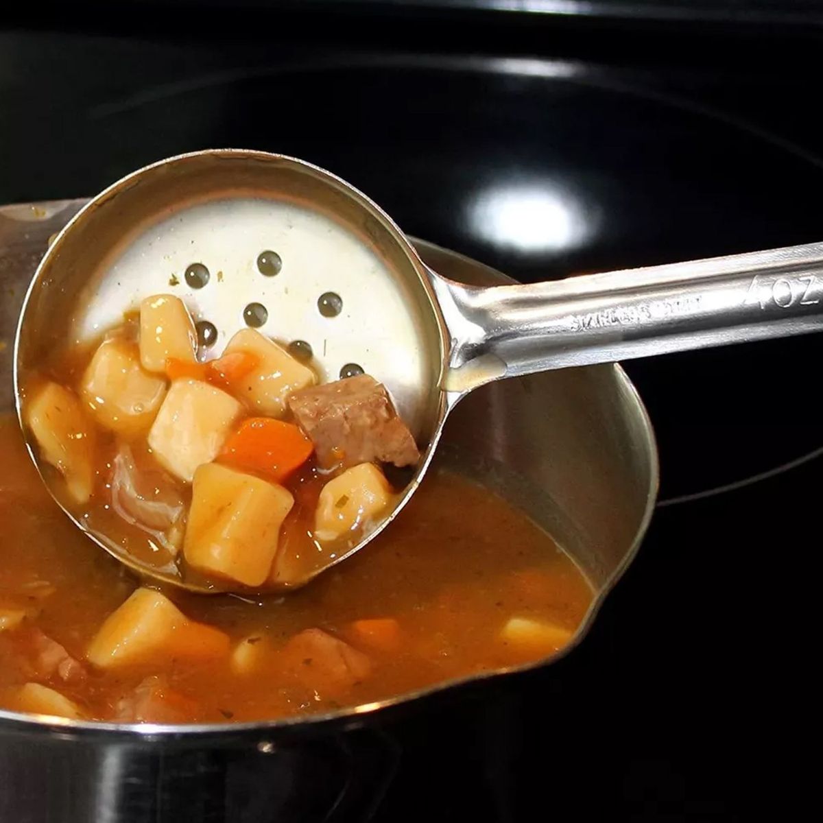 WINCO - Cuchara porcionadora de comida Perforada 6 y 8 OZ (set 2 pcs)