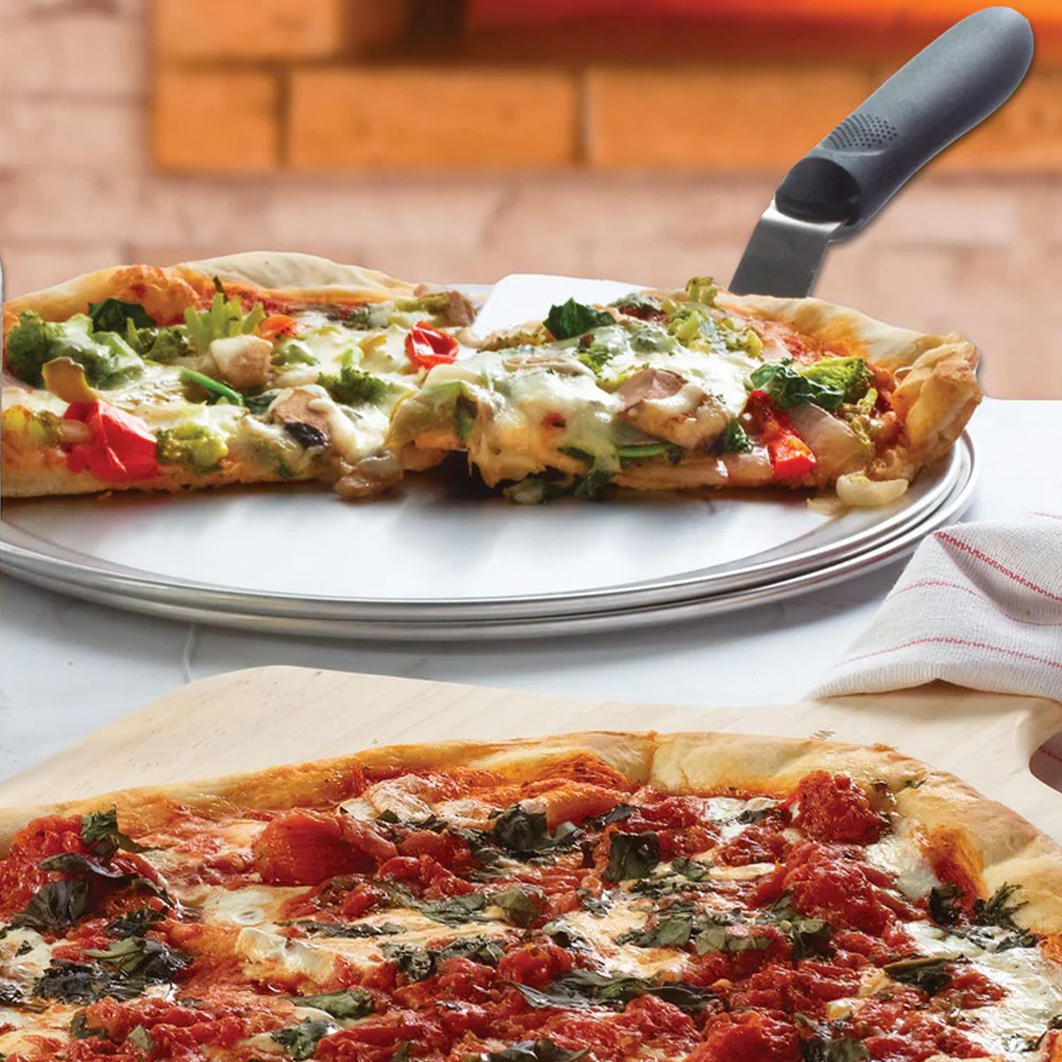 WINCO - Bandeja Pizza 40cm Borde Ancho