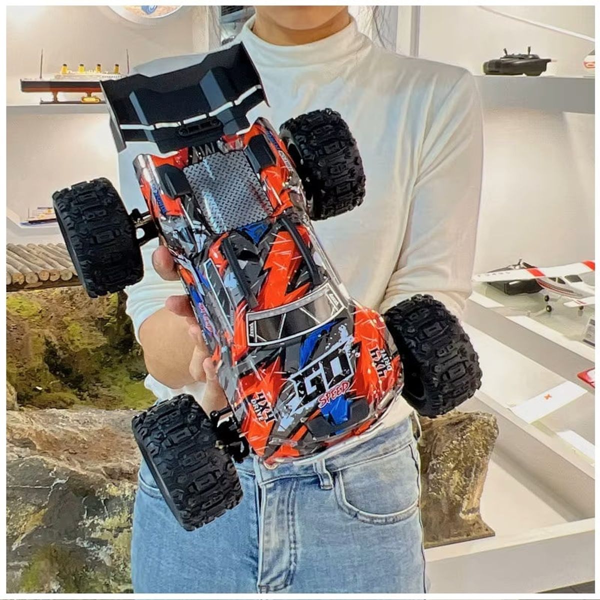STARTECHOFFICE - Auto RC Monster Truck Profesional 4WD Motor Brushless Velocidad Máxima 60Kmh 24GHz 9min uso