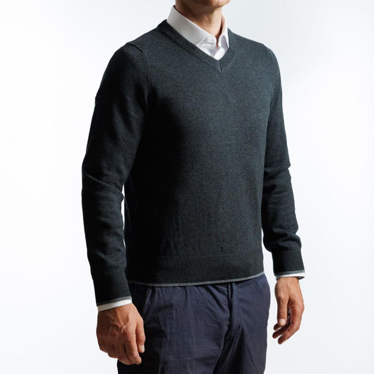 VANDINE - Sweater Gris Marengo Escote en V - Gris