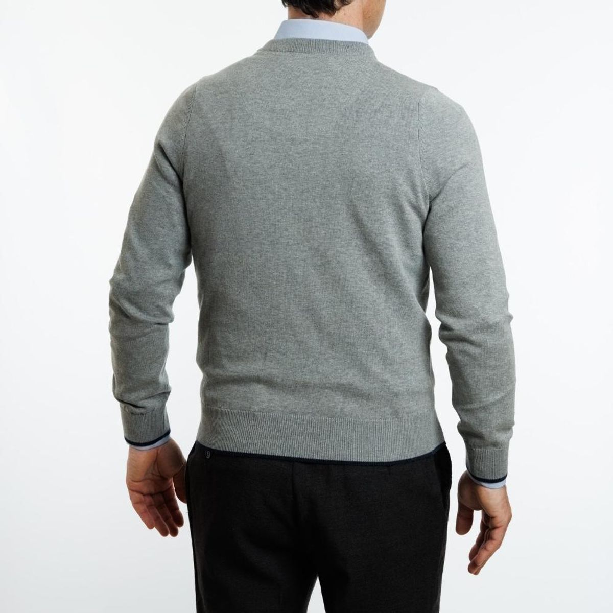 VANDINE - Sweater Gris Claro Escote en V - Gris
