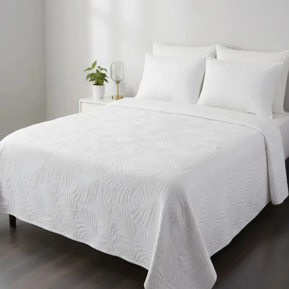 GENERICO - COBERTOR DE LUJO QUILT VERANO KING - SUPER KING BLANCO