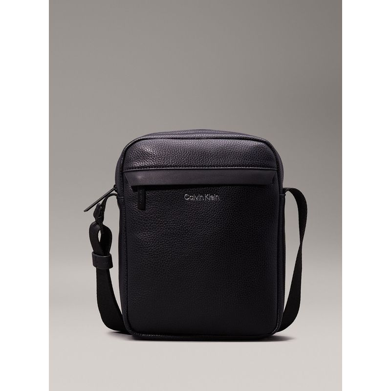 CALVIN KLEIN - Bolso Reporter CK Must Negro Calvin Klein