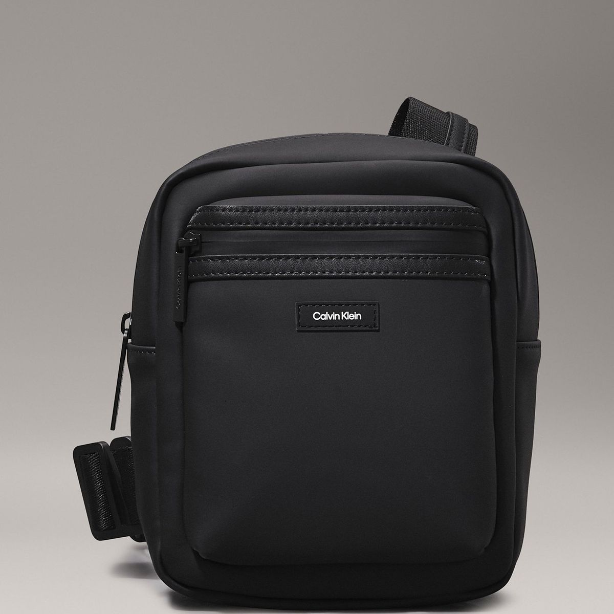 CALVIN KLEIN - Bolso Reporter CK Essential Conv Negro Calvin Klein