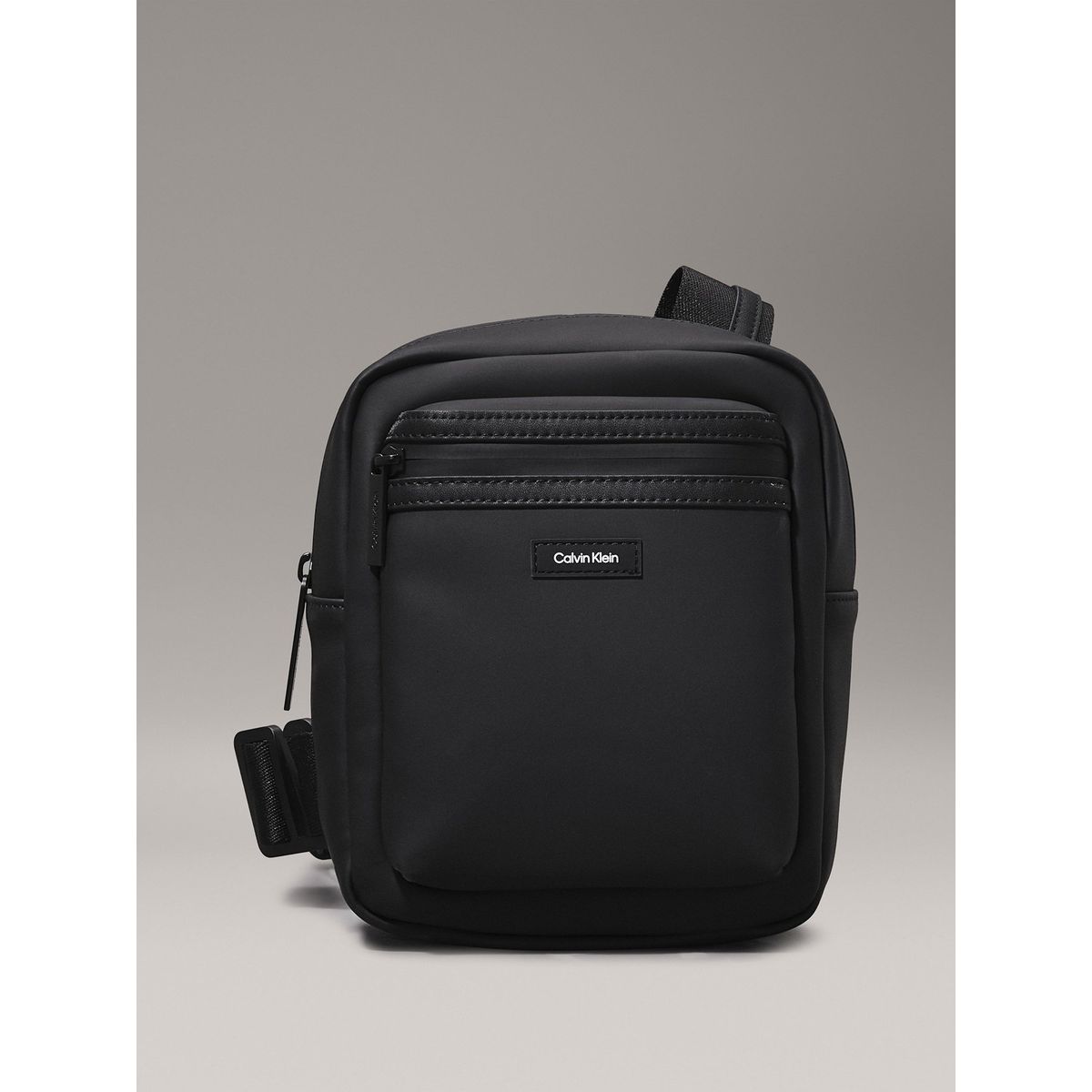 CALVIN KLEIN - Bolso Reporter CK Essential Conv Negro Calvin Klein