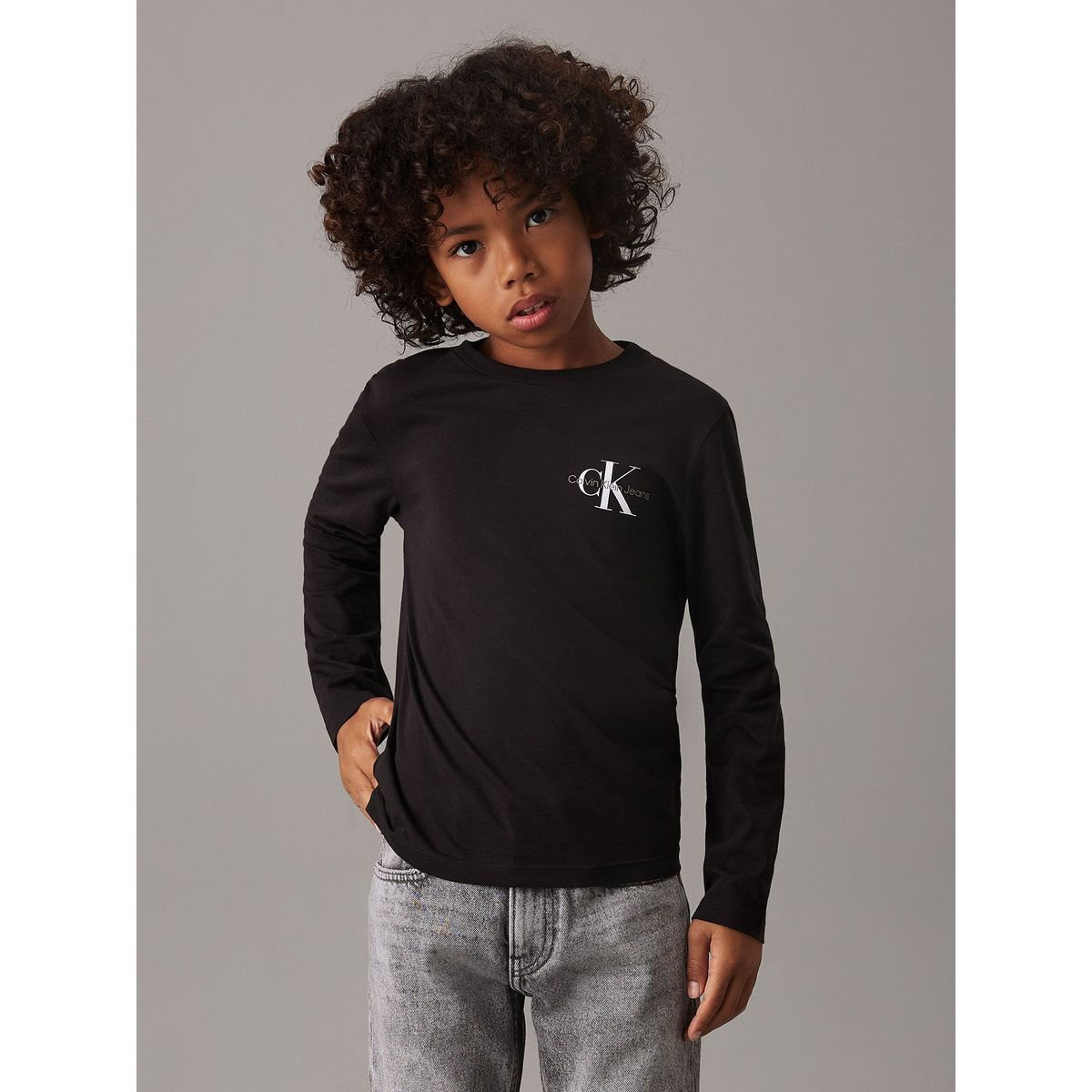 CALVIN KLEIN - Polera Niño Chest Monologo Negro Calvin Klein