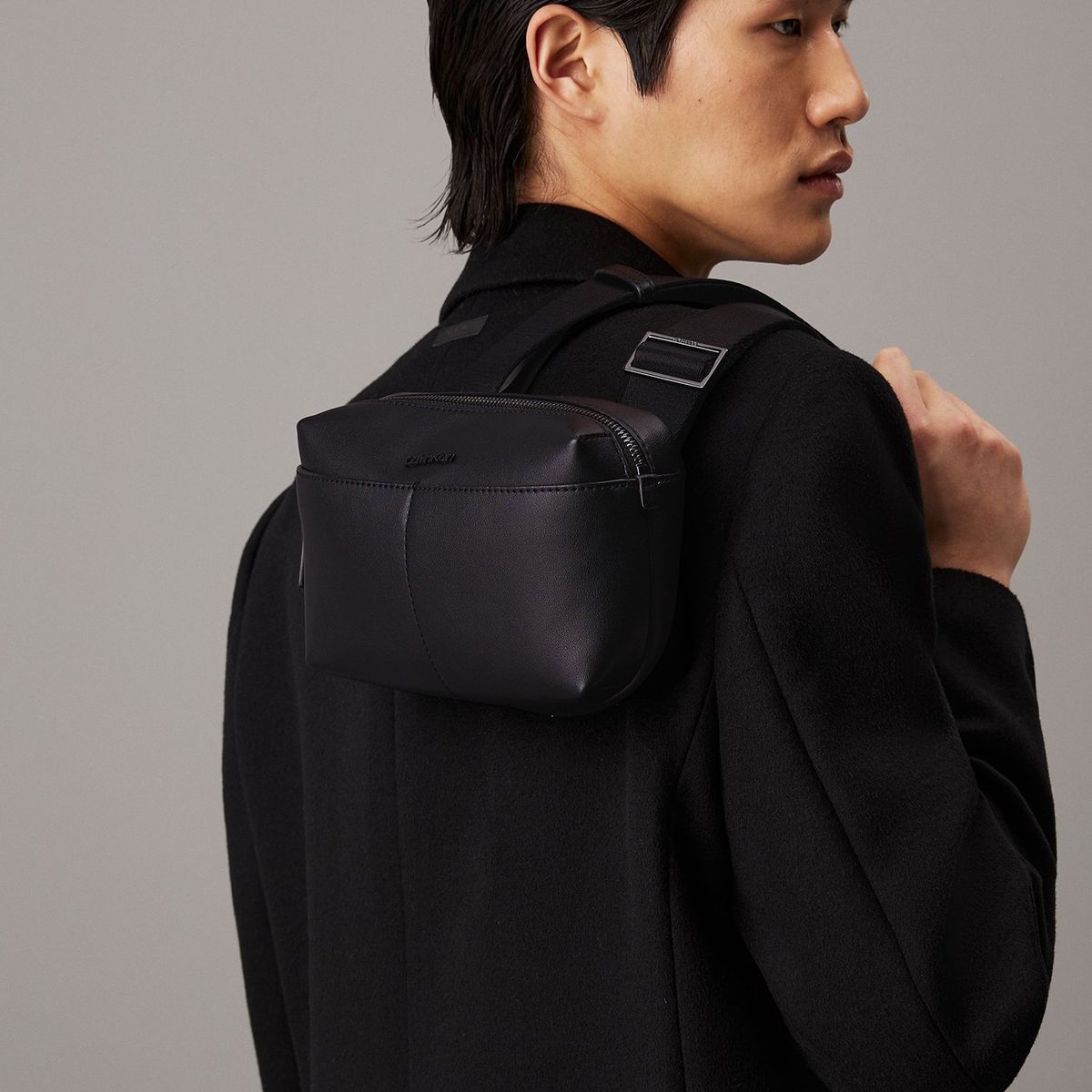 CALVIN KLEIN - Bolso Crossbody Clean Essential Negro Calvin Klein