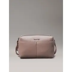 CALVIN KLEIN - Bolso Crossbody Clean Essential Beige