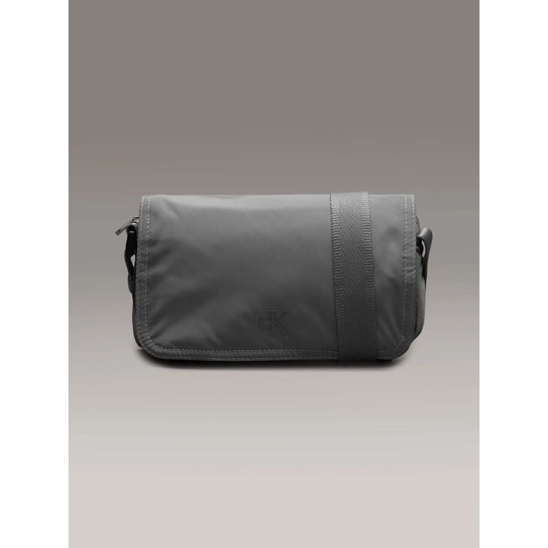 CALVIN KLEIN - Bolso Crossbody Over Webbing Gris Calvin Klein