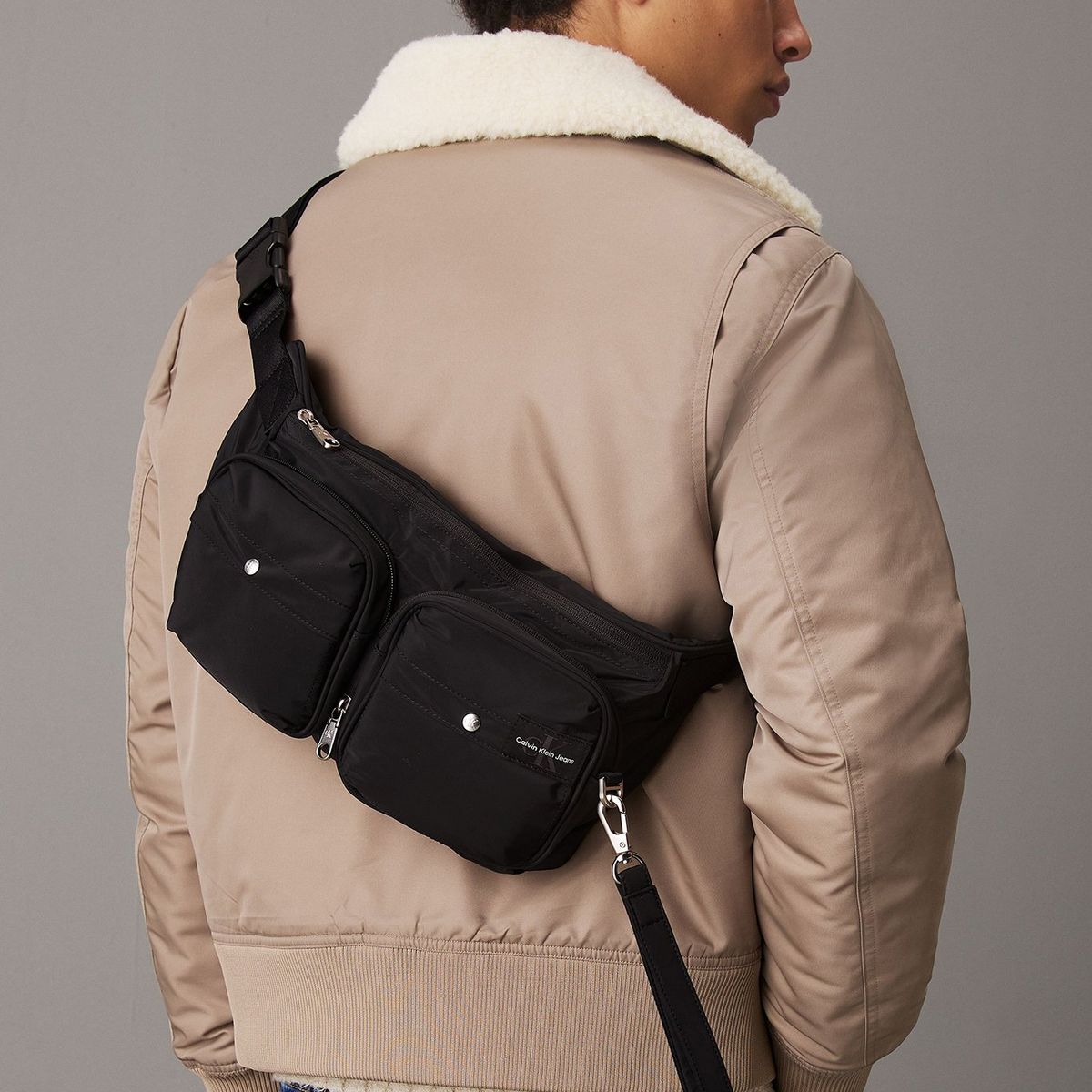 CALVIN KLEIN - Banano Plegable Messenger Sling30 Negro Calvin Klein