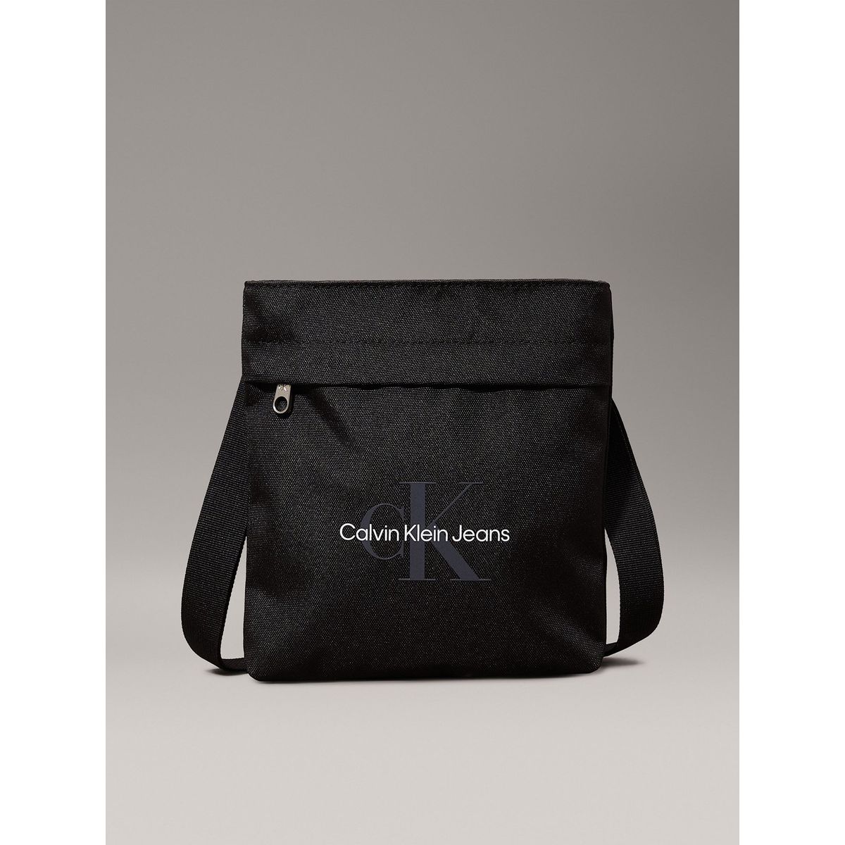 CALVIN KLEIN - Bolso Reporter Plano Sport Essentials Negro Calvin Klein