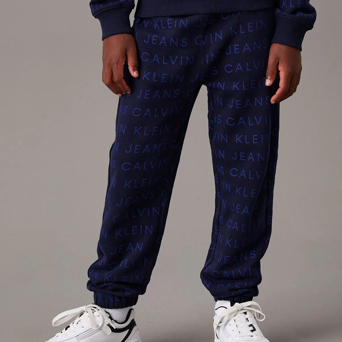 CALVIN KLEIN - Jogger Niño CKJ AOP Azul Calvin Klein