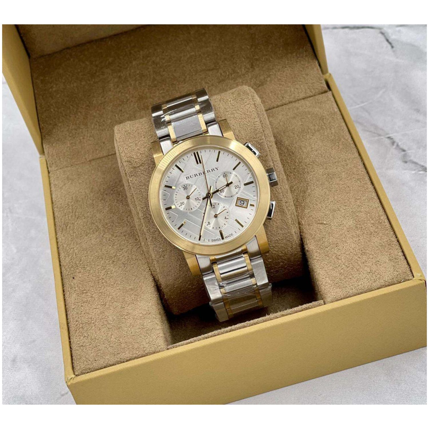 BURBERRY Reloj Burberry The City Bu9751 Plateado con Dorado
