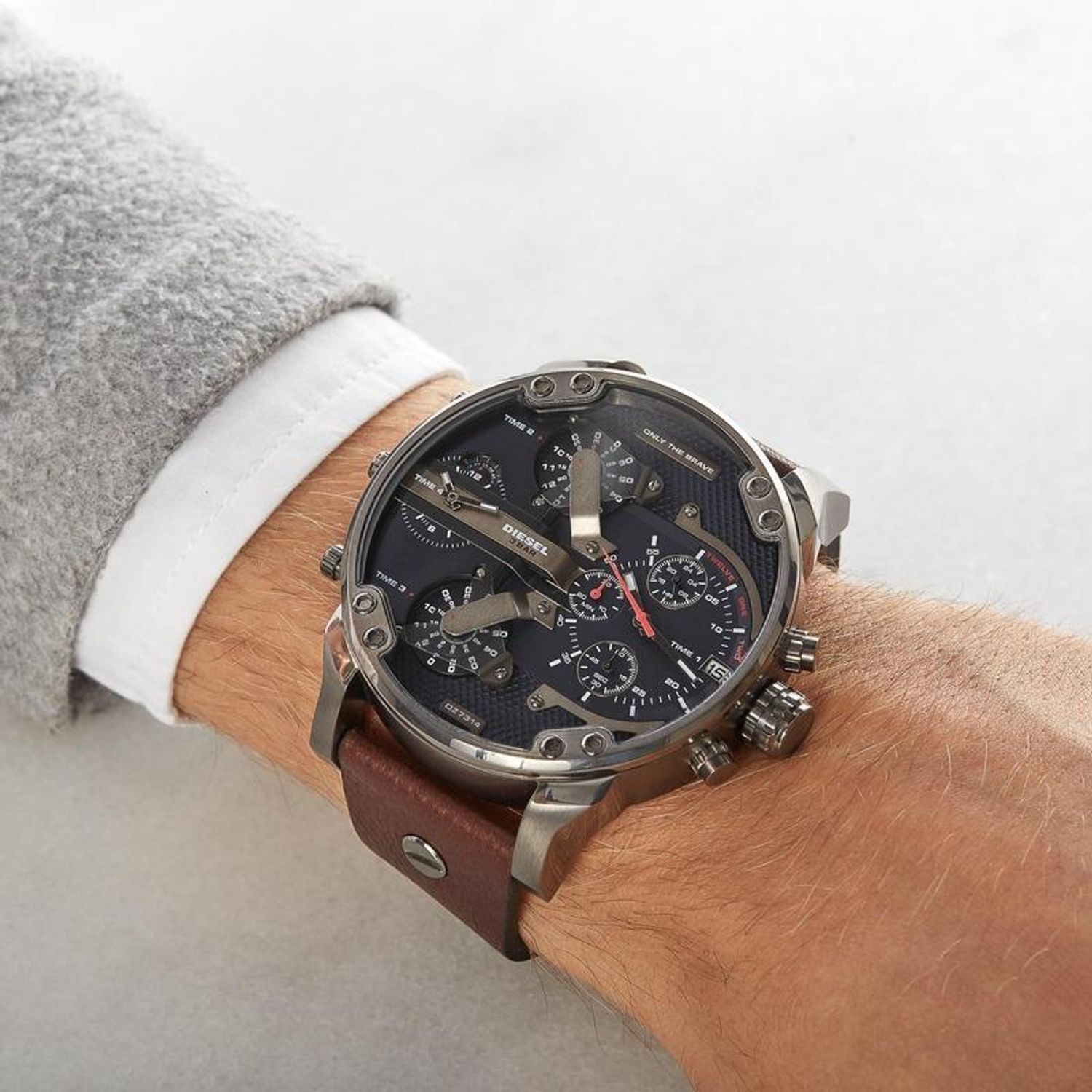 DIESEL Reloj Diesel Mr Daddy Dz7314 Café | Falabella Chile