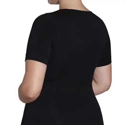 MONARCH - Polera Esencial Manga Corta Negro