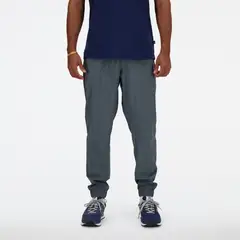 NEW BALANCE - Pantalón Jogger Lifestyle Hombre Sport Gris