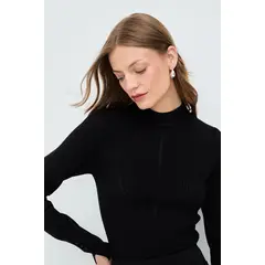 IO - Sweater Negro Mujer