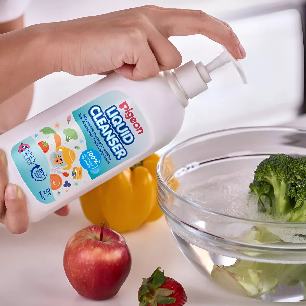 PIGEON - Liquido Limpiador Mamaderas Biberones Envase Pigeon 700ml