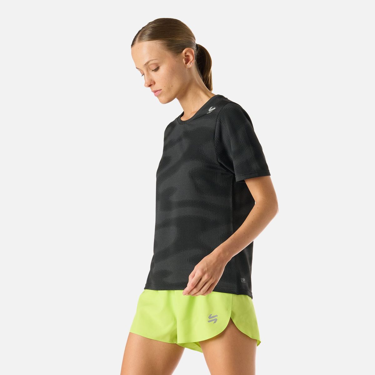 VULCANO - Polera Mujer Built To Move Pro T-Shirt Negro Vulcano