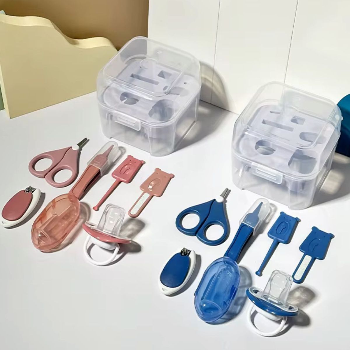 GENERICO - Set De Higiene Y Cuidados Del Bebe Con Cajita Plastica 7 Pcs
