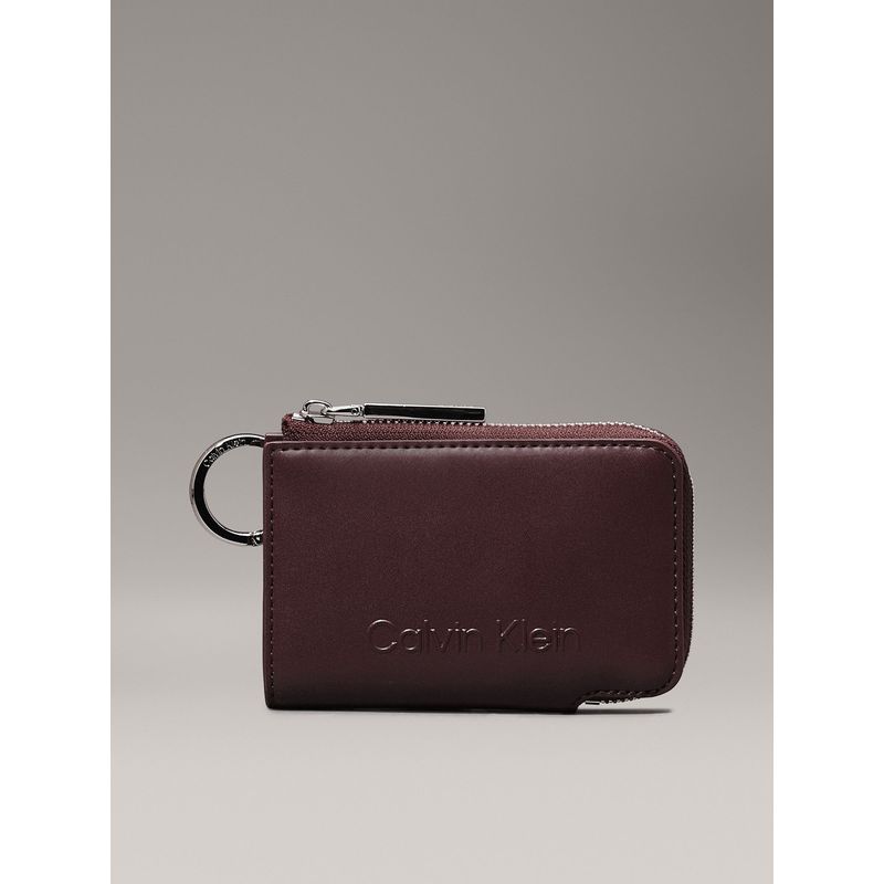 CALVIN KLEIN - Tarjetero Embossed Burdeo Calvin Klein