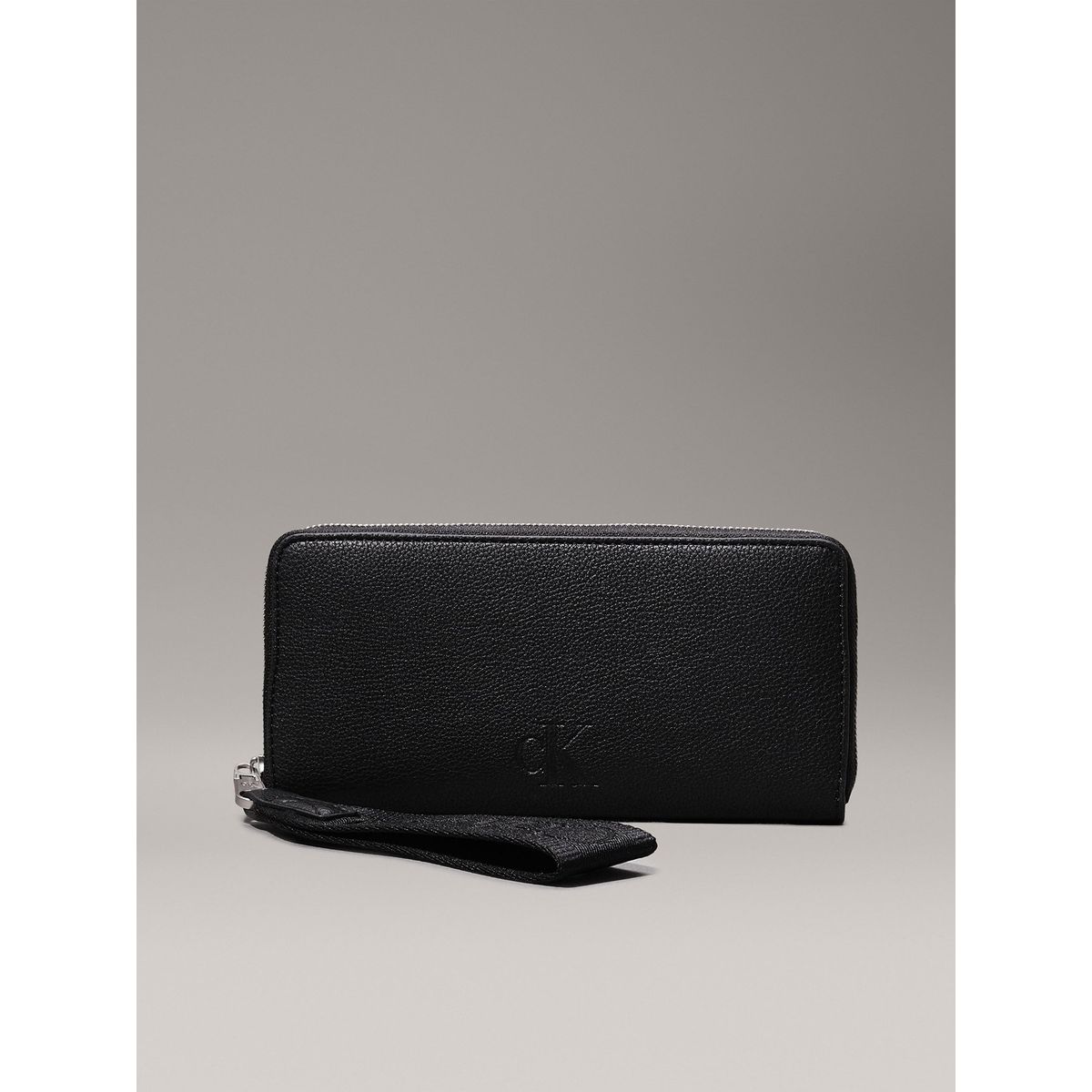 CALVIN KLEIN - Billetera Over Webbing Negro Calvin Klein