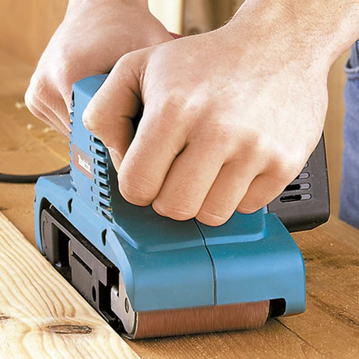 MAKITA - Lijadora Banda 76x457mm (3x18'') 650w Makita 9911