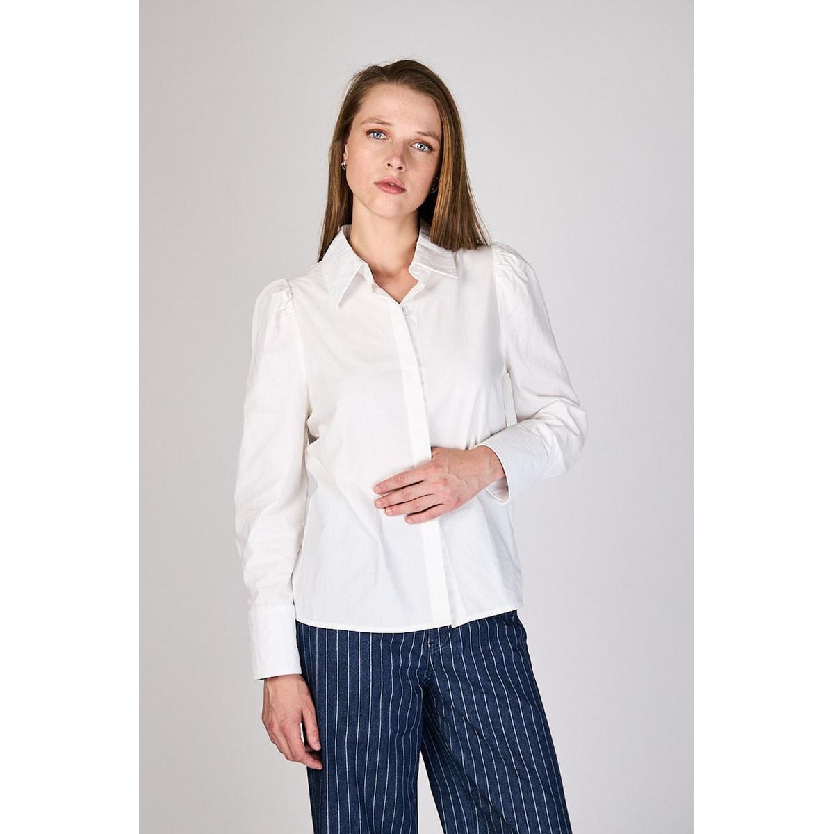 ECLIPSE - Blusa Blanca con Detalle en Hombro Antonia Eclipse
