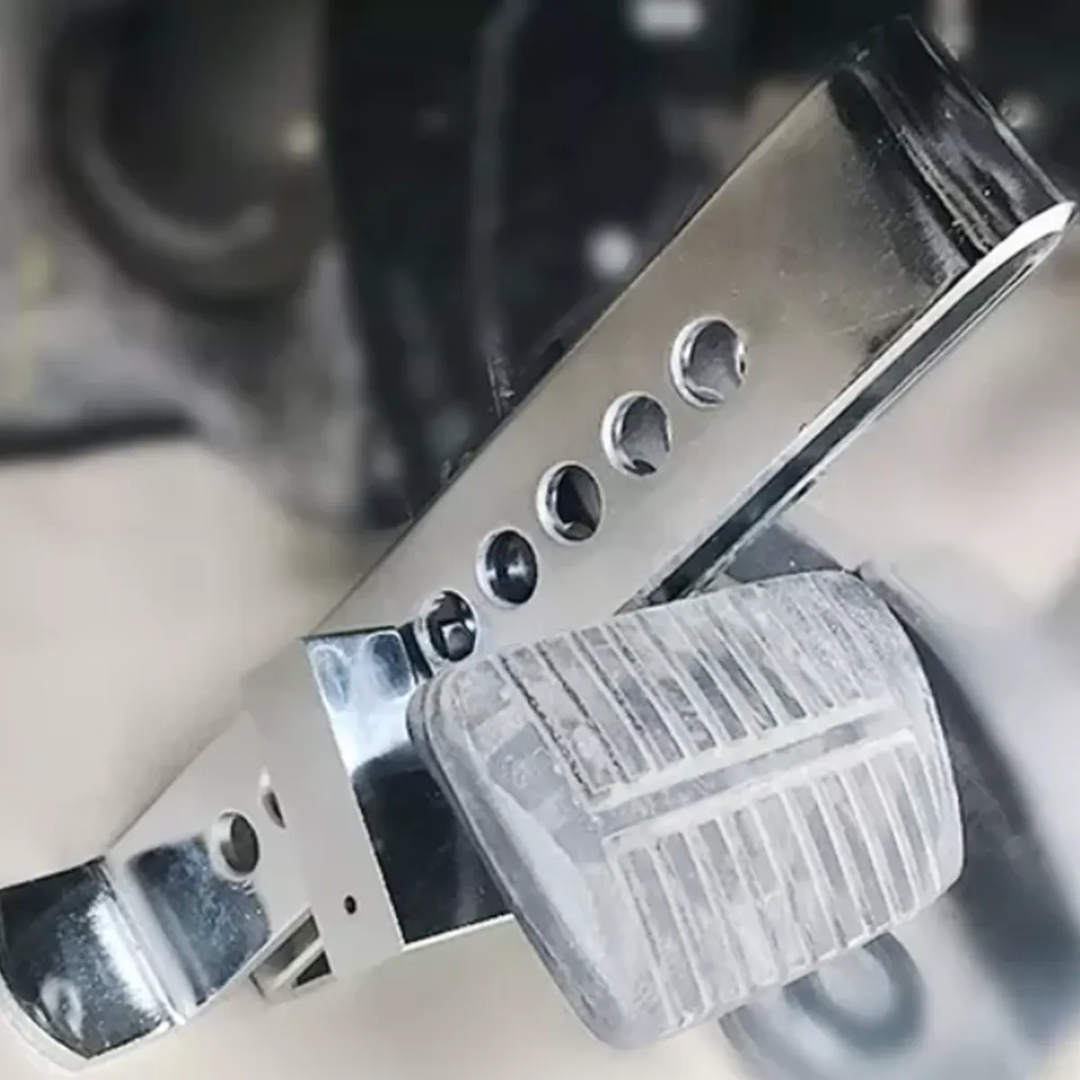 GENERICO - Traba Pedal + Candado + Llaves Seguridad Auto Robo