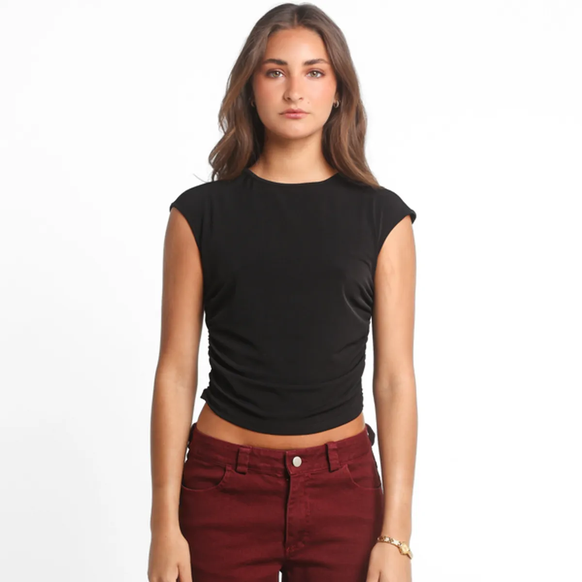 ME QUIERE MUCHO POQUITO NADA - Polera Mujer Negra Ajustada Fit Crop con Recogido - Bari - MQM