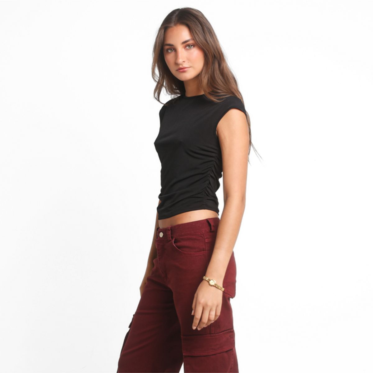 ME QUIERE MUCHO POQUITO NADA - Polera Mujer Negra Ajustada Fit Crop con Recogido - Bari - MQM