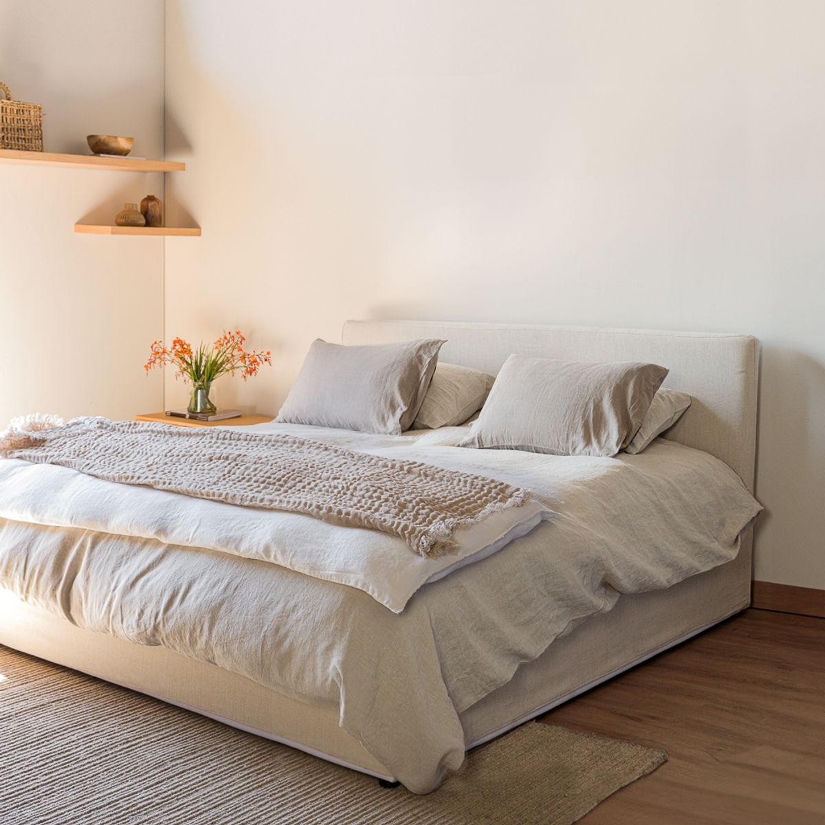 AMOBLE - Cama Guida Blanca Amoblé