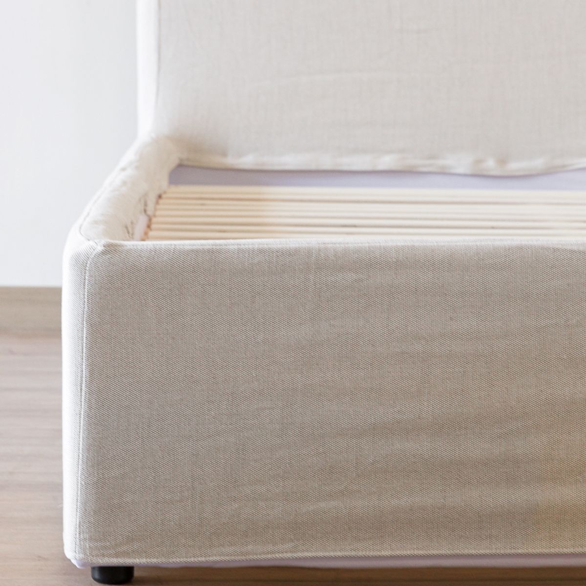 AMOBLE - Cama Guida Blanca Amoblé