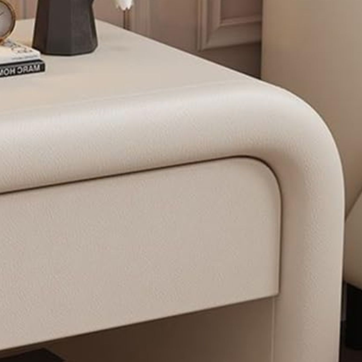 SANTU HOME & DECO - Velador Gardenia Derecho Ecocuero Mesa de Noche