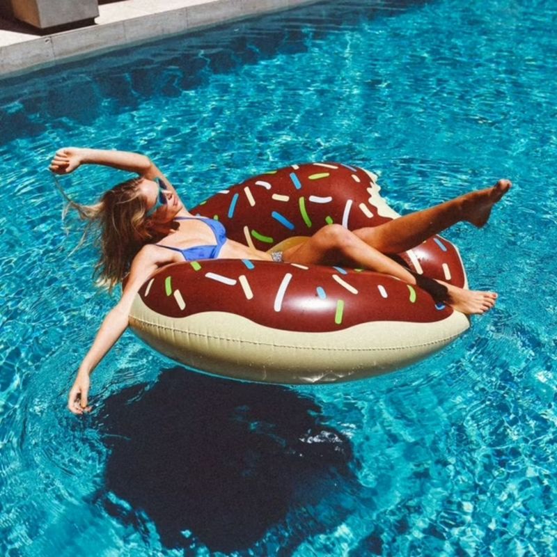 GENERICO - Flotador Gigante Donut  Diversión Asegurada en el Agua