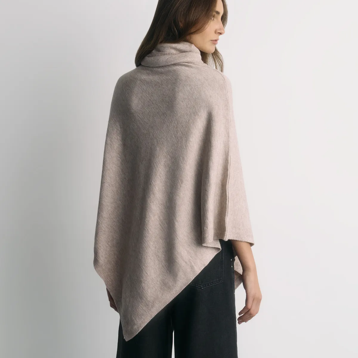 LOUNGE - Capa Poncho LOUNGE