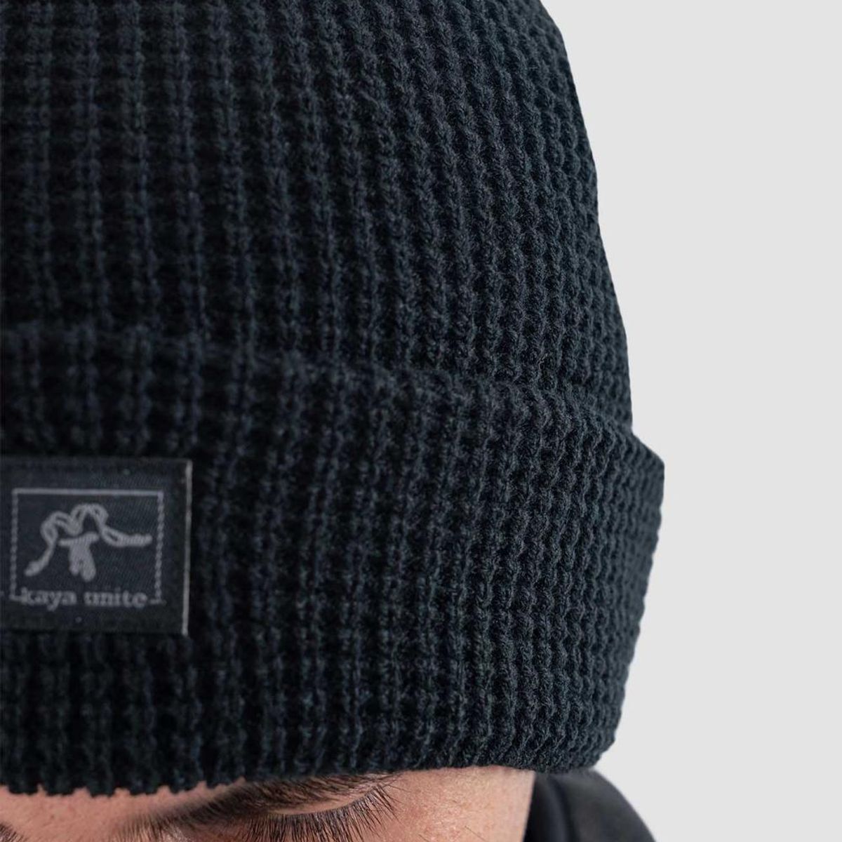 KAYA UNITE - Beanie Waffle Logo Negro
