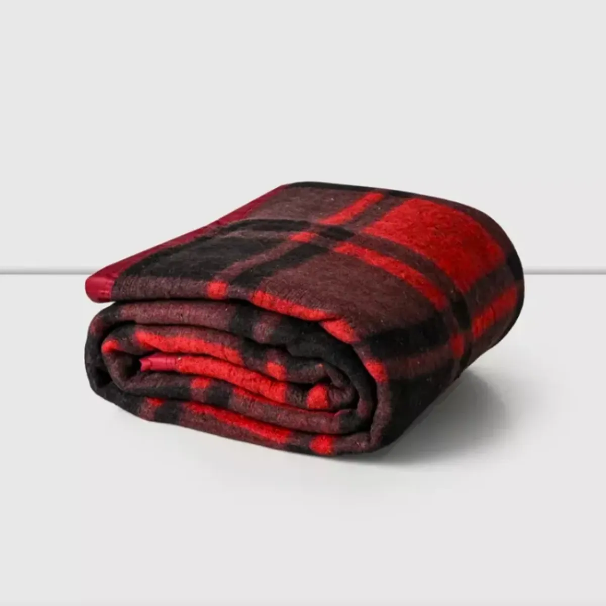 ILLUSIONS - Frazada Eco Jacquard Cannon (Apto 1 Pl Y 1.5) ESCOCES GRIS ROJO