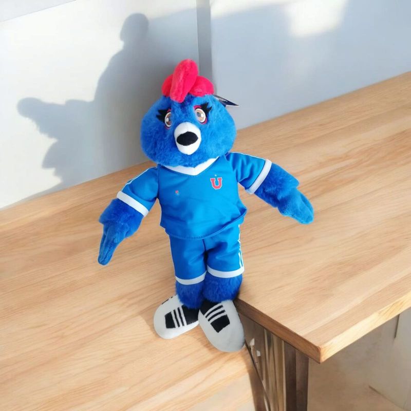 TITANIO - PELUCHE OFICIAL DEL CHUNCHO  CLUB UNIVERSIDAD DE CHILE