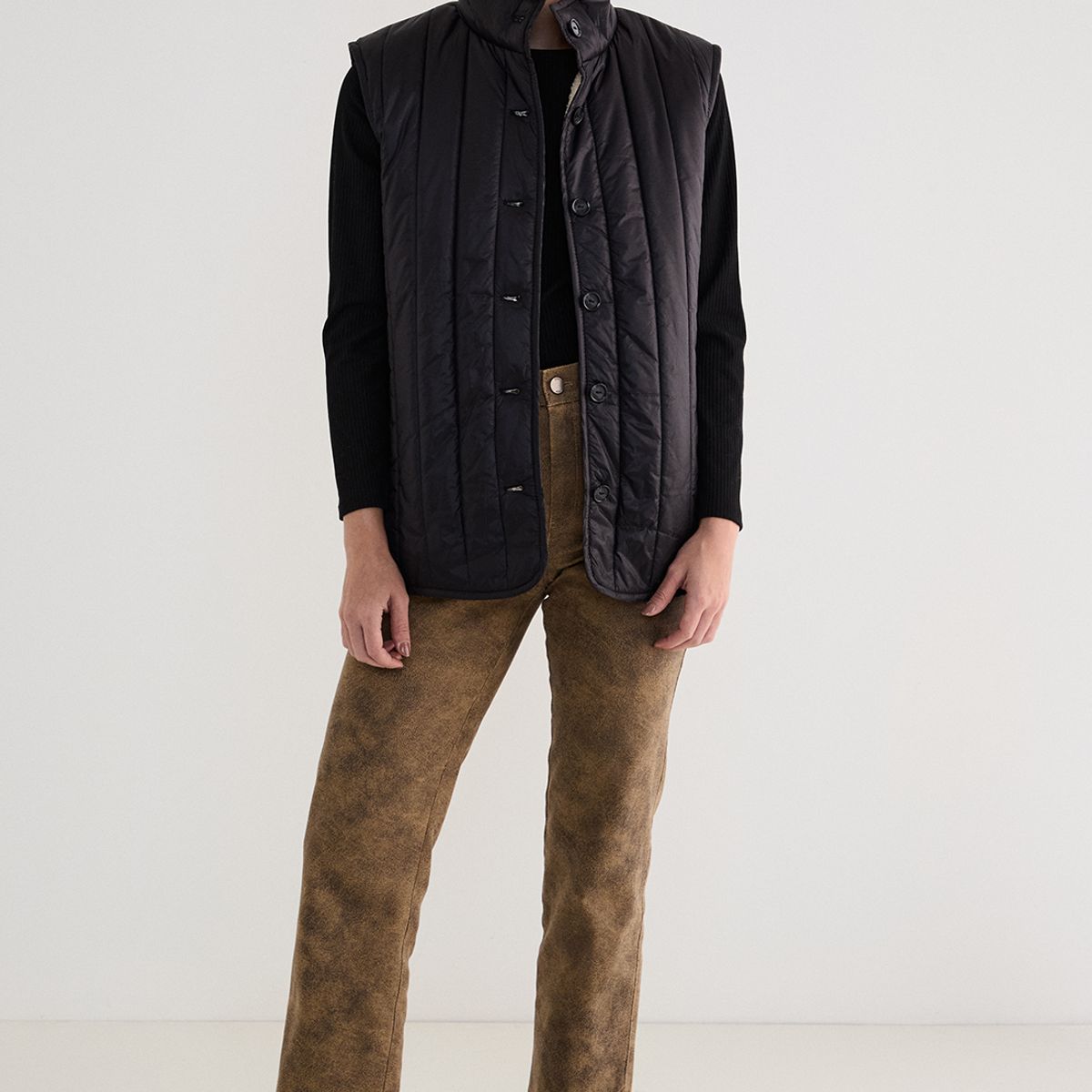 ASH - Parka Sin Mangas Negra Mujer Ash