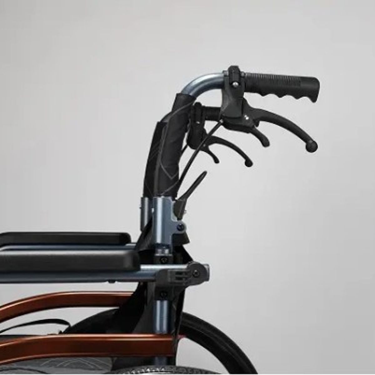 DELTAMED - Silla de ruedas de aluminio WQ05