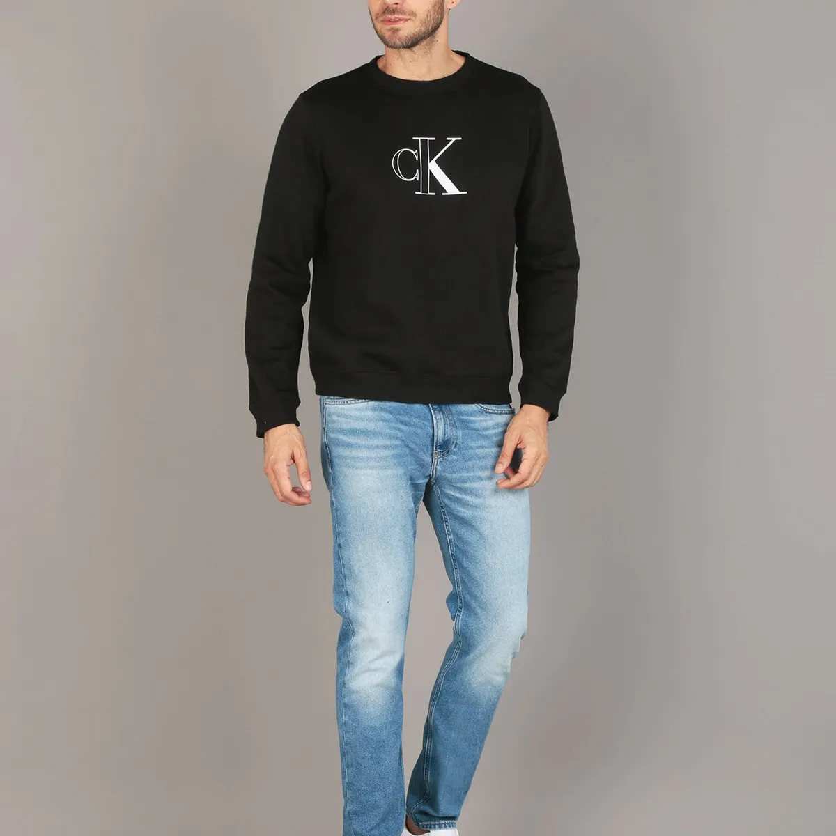 CALVIN KLEIN - Polerón Outline Monologo Negro Calvin Klein