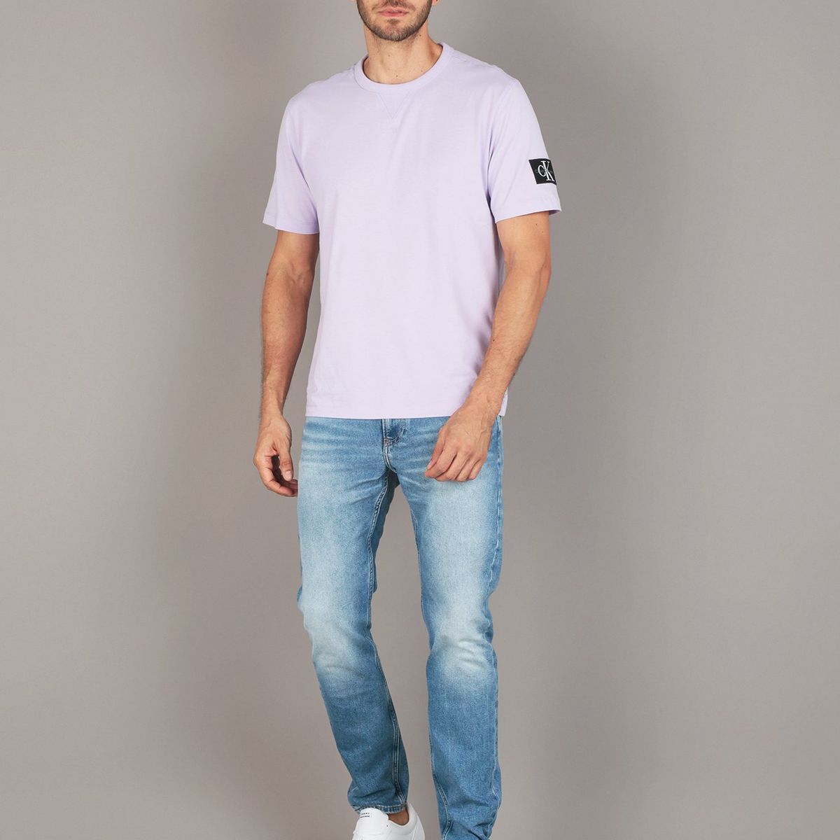 CALVIN KLEIN - Polera Badge Regular Lila Calvin Klein